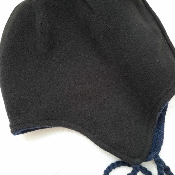 Cute wool toque with ear covering - Picture 5 of 7